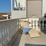 Luxury Sycamore 4* דירה *