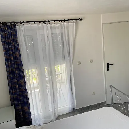 Luxury Sycamore 4* Apartment *