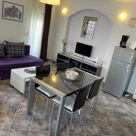 Luxury Sycamore 4* Apartment