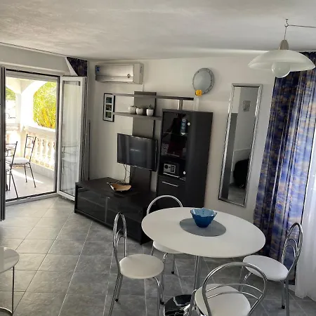 Luxury Sycamore 4* Apartment Trogir