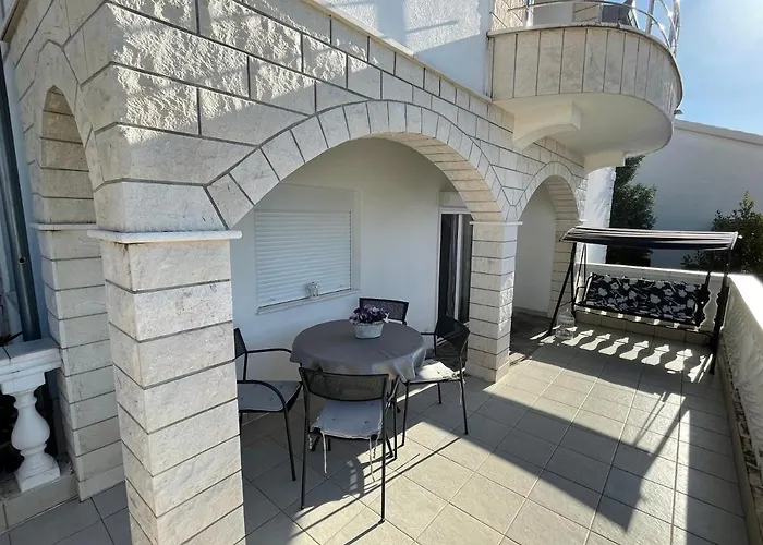 Luxury Sycamore 4* Apartment